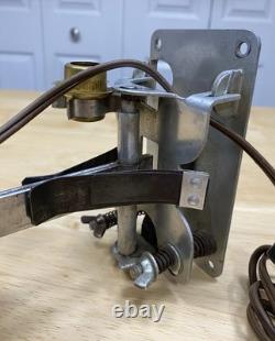 Two Aladdin Railroad Caboose Electric Oil Lamp Model 21 C Wall Mount Bracket 21C