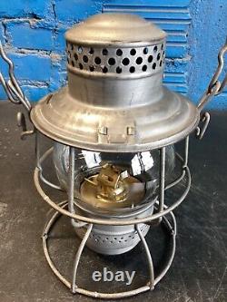 VINTAGE ADAMS & WESTLAKE ERIE RAILROAD LANTERN WithETCHED ERIE ADLAKE KERO GLOBE