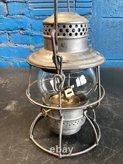 VINTAGE ADAMS & WESTLAKE ERIE RAILROAD LANTERN WithETCHED ERIE ADLAKE KERO GLOBE