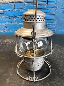 VINTAGE ADAMS & WESTLAKE ERIE RAILROAD LANTERN WithETCHED ERIE ADLAKE KERO GLOBE