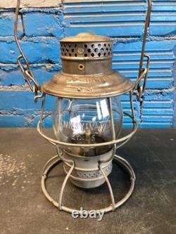 VINTAGE ADLAKE PENNSYLVANIA LINES RAILROAD LANTERN WithEMBOSSED PENN. LINES GLOBE