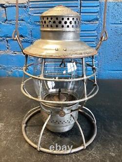 VINTAGE ADLAKE THE ADAMS PENNSYLVANIA LINES RAILROAD LANTERN WithETCHED GLOBE