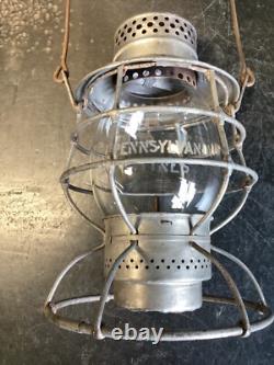 VINTAGE ADLAKE THE ADAMS PENNSYLVANIA LINES RAILROAD LANTERN WithETCHED GLOBE