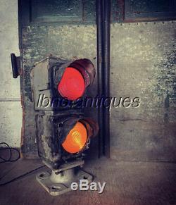 VINTAGE GRS & Co. DWARF RAILROAD SIGNAL LIGHT. WORKS! . LOOK