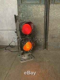 VINTAGE GRS & Co. DWARF RAILROAD SIGNAL LIGHT. WORKS! . LOOK