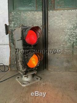 VINTAGE GRS & Co. DWARF RAILROAD SIGNAL LIGHT. WORKS! . LOOK