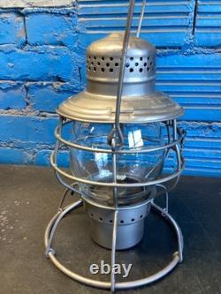 VINTAGE HANDLAN ROCK ISLAND LINES RAILROAD LANTERN WithUNMARKED CLEAR GLOBE