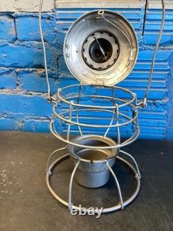 VINTAGE HANDLAN ROCK ISLAND LINES RAILROAD LANTERN WithUNMARKED CLEAR GLOBE