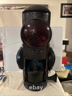Vintage C. P. R 4 Way Railroad Signal Lantern Light Lamp. EXCELLENT CONDITION
