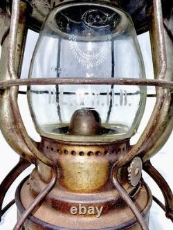Vintage D. L. & W. Railroad Lantern Dietz Vestal NY Delaware Lackawanna & Western