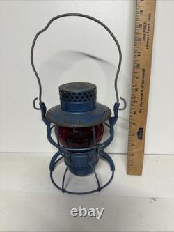 Vintage Dietz Vista P & L E RR Railroad Kerosene Lamp with Red Globe