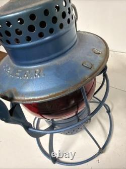 Vintage Dietz Vista P & L E RR Railroad Kerosene Lamp with Red Globe