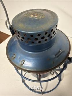 Vintage Dietz Vista P & L E RR Railroad Kerosene Lamp with Red Globe