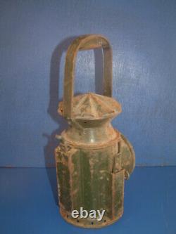 Vintage Railway Oil Lamp Railway Lantern. LAMP ORIGINAL CONDITION
