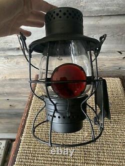 Vintage Railway/Railroad Lantern E. T. Wright & Co
