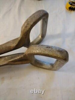 Vintage Safetran Cast Aluminum Railroad Tie Tongs Rr Logging Ice Grab And Lift