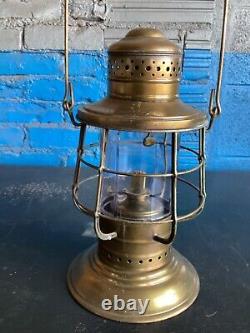 Vintage The Universal Metal Spinning &stamping Co. Brass Ship/ Railroad Lantern