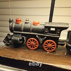 Vintage Train Model Railroad Lamp Antique Table Desk Light Cast Iron Engine