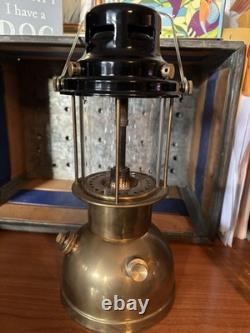 Vintage Willis & Bates Brass Railroad Lantern BS2049 (r5s4)
