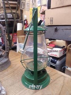 Vtg Dietz Victor 1896 Kerosene Oil Lantern Lamp Made in USA Barn Railroad Nice