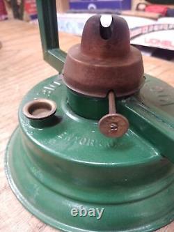 Vtg Dietz Victor 1896 Kerosene Oil Lantern Lamp Made in USA Barn Railroad Nice