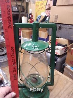 Vtg Dietz Victor 1896 Kerosene Oil Lantern Lamp Made in USA Barn Railroad Nice